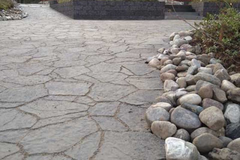 Mökkipiha uudistuksen jälkeen